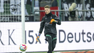 Jonas Omlin sieht Rot, Leverkusen ungefährdet
