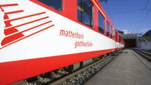 Zuglinie nach Zermatt VS nach Steinschlag wieder befahrbar