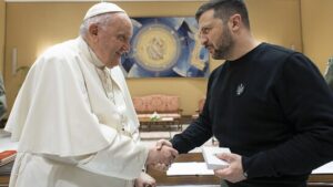 Selenskyj reist zur Papst-Beisetzung