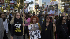 Hunderte erinnern beim Pessach-Fest in Tel Aviv an Geiseln der Hamas