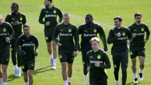 Borussia Dortmund und Aston Villa mit dem Rücken zur Wand