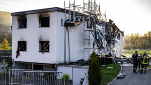 Polizei bestätigt Femizid nach doppeltem Leichenfund in Epagny FR