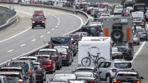 Bereits 14 Kilometer Stau am Gotthard-Südportal