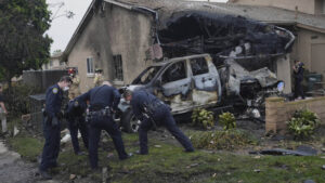 USA: Kleinflugzeug stürzt in Wohngebiet in San Diego