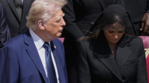 Trump verbreitet Bild von sich als Papst