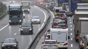 Elf Kilometer Stau vor dem Gotthard an Auffahrt