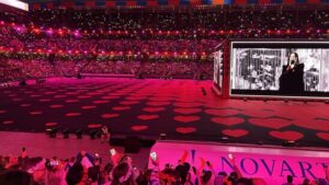 Grosser Jubel in der Public Viewing-Arena Plus bei Show-Beginn