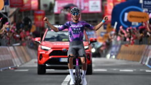 Plapp gewinnt, Ulissi holt die Maglia Rosa