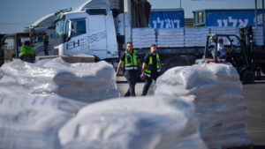 600 UN-Lastwagen in Gaza angekommen – Verteilung behindert