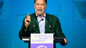 Schwarzenegger überrascht mit Durchsage im Wiener ÖV