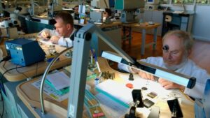 Bundesökonomen erwarten gedämpftes Wachstum wegen  US-Zöllen