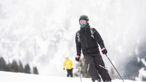 Ab Samstag gilt in Italien auf Skipisten Helmpflicht