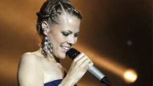 Sängerin Jaël nach Burnout und Unfall zurück in der Öffentlichkeit