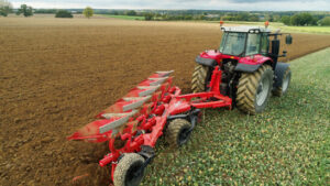 Bucher sieht Erholung bei Aufträgen, senkt aber Margenprognose