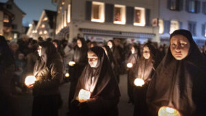 Tausende Räbeliechtli erleuchten die Nacht in Richterswil ZH