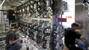 ABB setzt sich ehrgeizigeres Margenziel