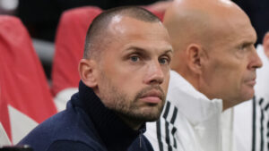 Ajax entlässt Trainer Heitinga nach vier Monaten