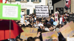 Gesundheitspersonal demonstriert in Bern für starke Pflege