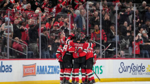 Devils bezwingen die Blackhawks erneut
