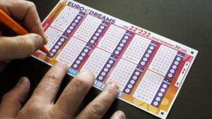 Zwei Glückliche gewinnen fünf Jahre lang 2222 Franken pro Monat