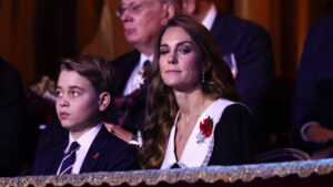 Prinz George nimmt an Veranstaltung für gefallene Soldaten teil