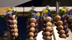 Zibelemärit lockt die Massen trotz Regen nach Bern