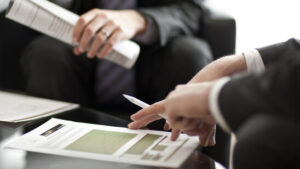 Viele Schweizer haben Angst vor der Börse – Erziehung entscheidend