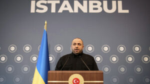 Selenskyj schickt Verhandlungsteam mit Umjerow in die USA