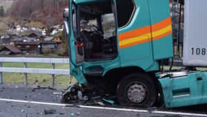 Frontalkollision im Prättigau GR fordert zwei Todesopfer