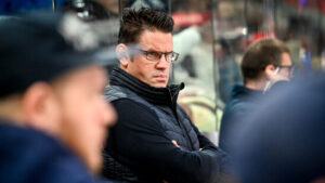 Ambri und Kloten wechseln nach zehn Minuten den Goalie