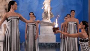 Feuer für die Winterspiele in Mailand/Cortina d’Ampezzo entfacht