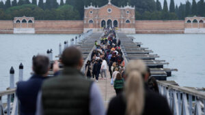Venedigs Friedhofsinsel zu Fuss erreichbar