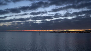 Wracktaucher findet Edelstahlkugel mit Gin im Bodensee