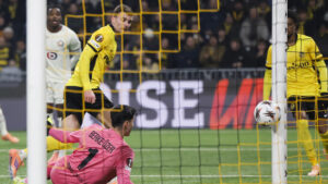 Young Boys gewinnen nach langer Überzahl
