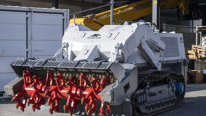 Stiftung für Minenräumung schickt Maschine in die Ukraine