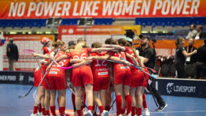 Schweizerinnen brillieren bei Pflicht und warten auf Schweden