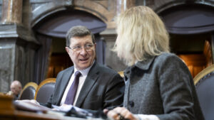 Ständerat will Rückwirkungsklauseln in Volksinitiativen beibehalten