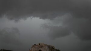 Sturm trifft Ägäis – Strassen überflutet, Schulen geschlossen