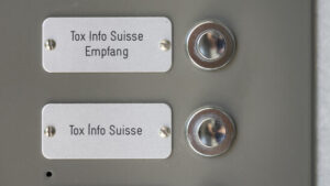 Nationalrat will Tox Info zusätzlich unterstützen