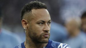 Neymar muss am linken Knie operiert werden