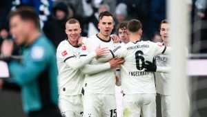 Gladbach klettert nach Sieg gegen Augsburg auf Platz 10