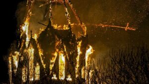 Kirche in Amsterdam durch Brand in Silvesternacht zerstört