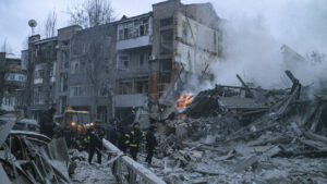 Ukraine: Rakete auf Charkiw, Verletzte in Slowjansk