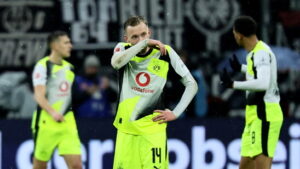 Dortmund sichert sich spät einen Punkt