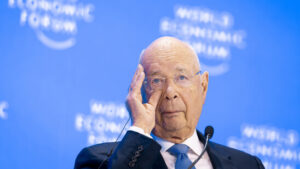 WEF-Co-Präsident Hoffmann will Klaus Schwab 2027 wieder dabei haben