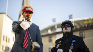 Demonstrierende blockieren Strasse nach WEF-Austragungsort Davos