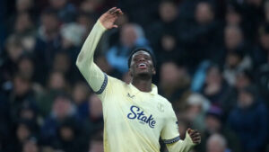 Thierno Barry sorgt für Aston Villas Heimniederlage