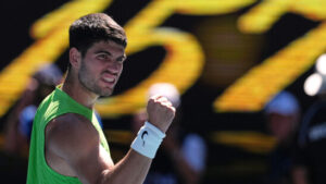 Alcaraz weiter ohne Satzverlust – Medwedew dreht 0:2-Satzrückstand