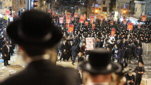 Massenprotest in Jerusalem gegen Wehrpflicht – Bus überrollt Menschen