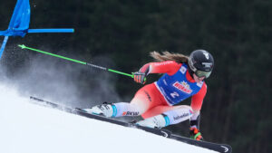 Camille Rast fährt in Spindleruv Mlyn um den Sieg